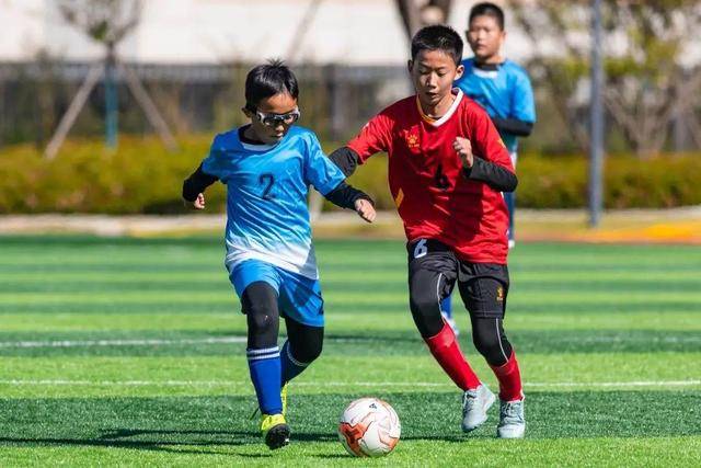 中国男足真赢了意大利 学日本多轨制初见成效